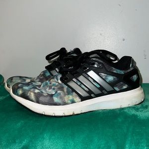 Adidas cloudfoam women size 6.5 good used condition.